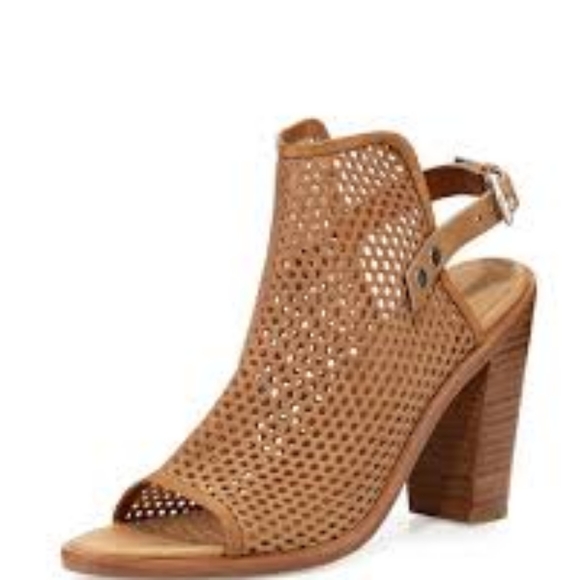 Rag and bone Wyatt sandals 7.5(37.5) in EUC - Picture 2 of 8